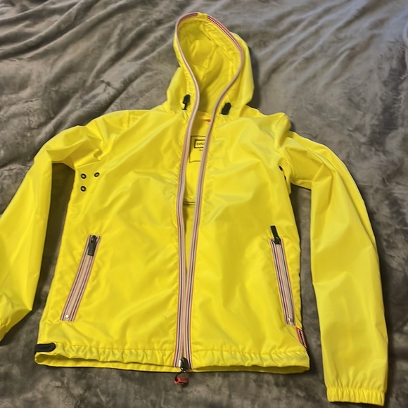 HUNTER Lightweight Packable Jacket - Picture 2 of 9